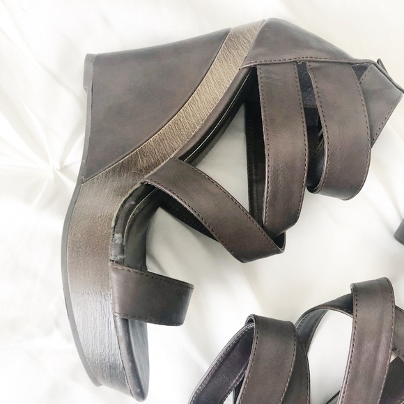 BUCCO Litty Brown Strappy Wedge Sandal - Picture 3 of 8